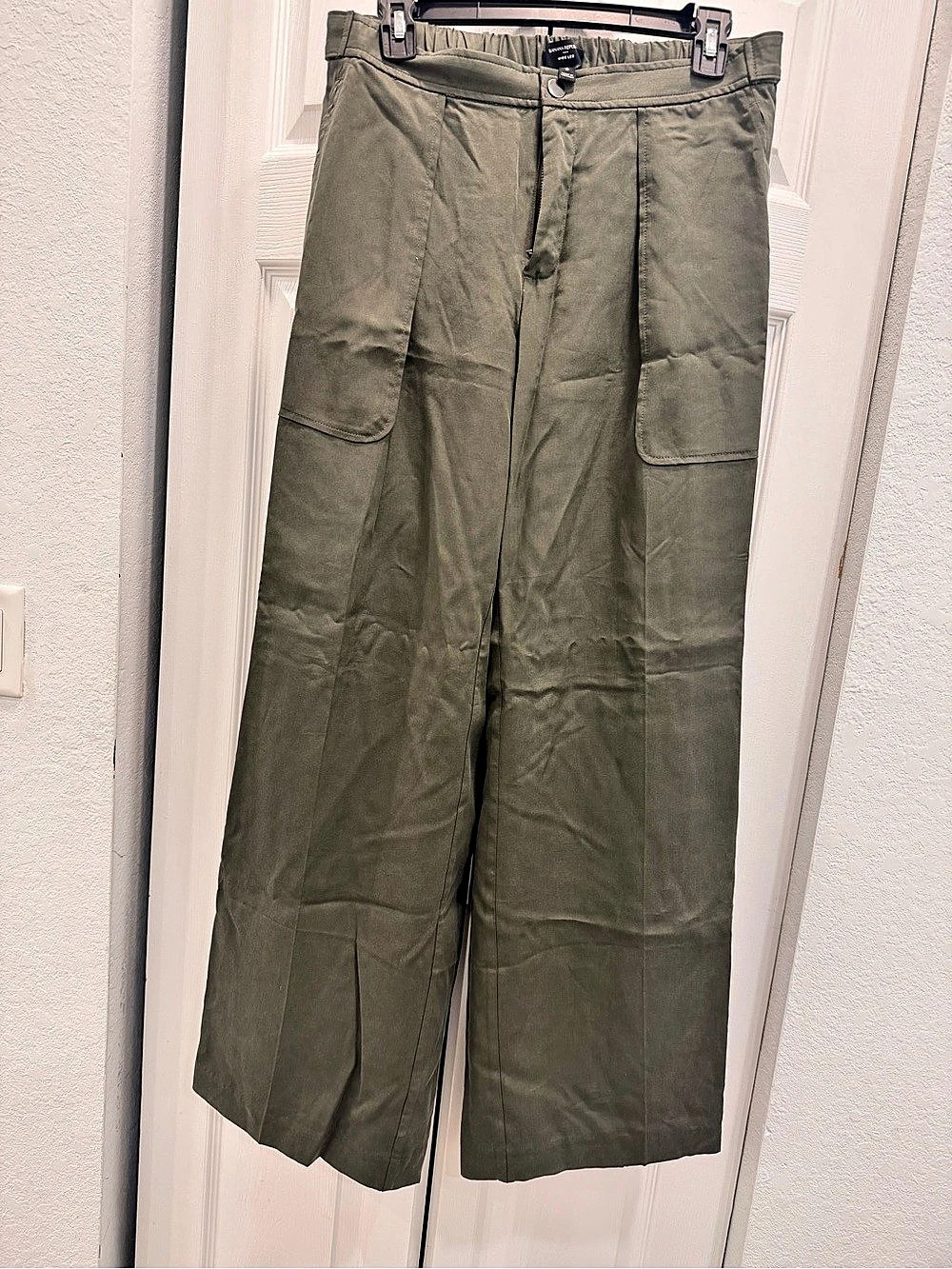 Banana Republic Wide Leg Pants in Green Size Small NWT